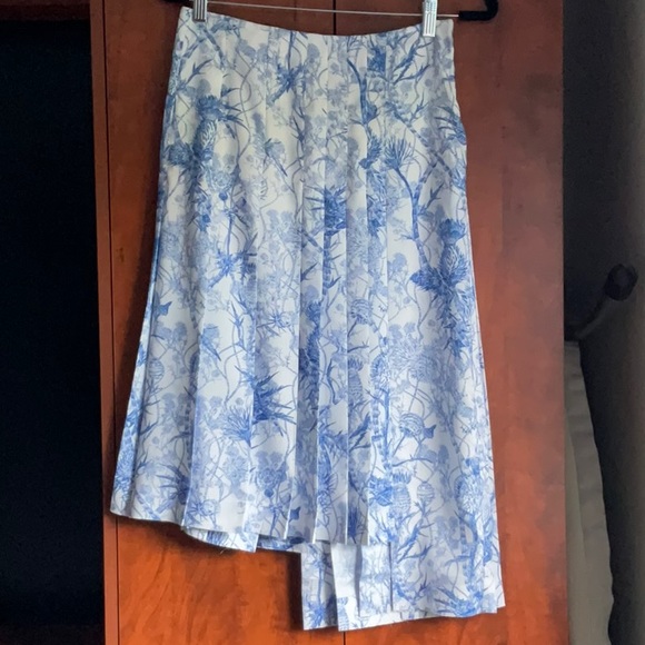 NWT Cedric Charlier Fantasy Print White on Garmentory Skirt / Size 6 - Picture 3 of 16